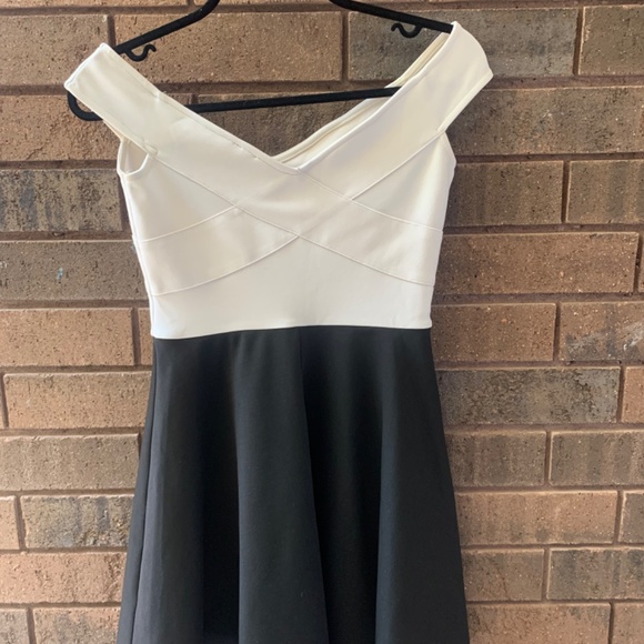 ASOS Off The Shoulder Dress, Size Small (US 4). - Picture 3 of 4